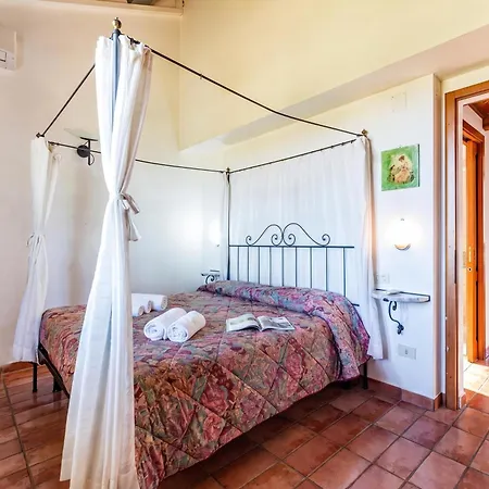 Le Terre Del Trasimeno Apartment *